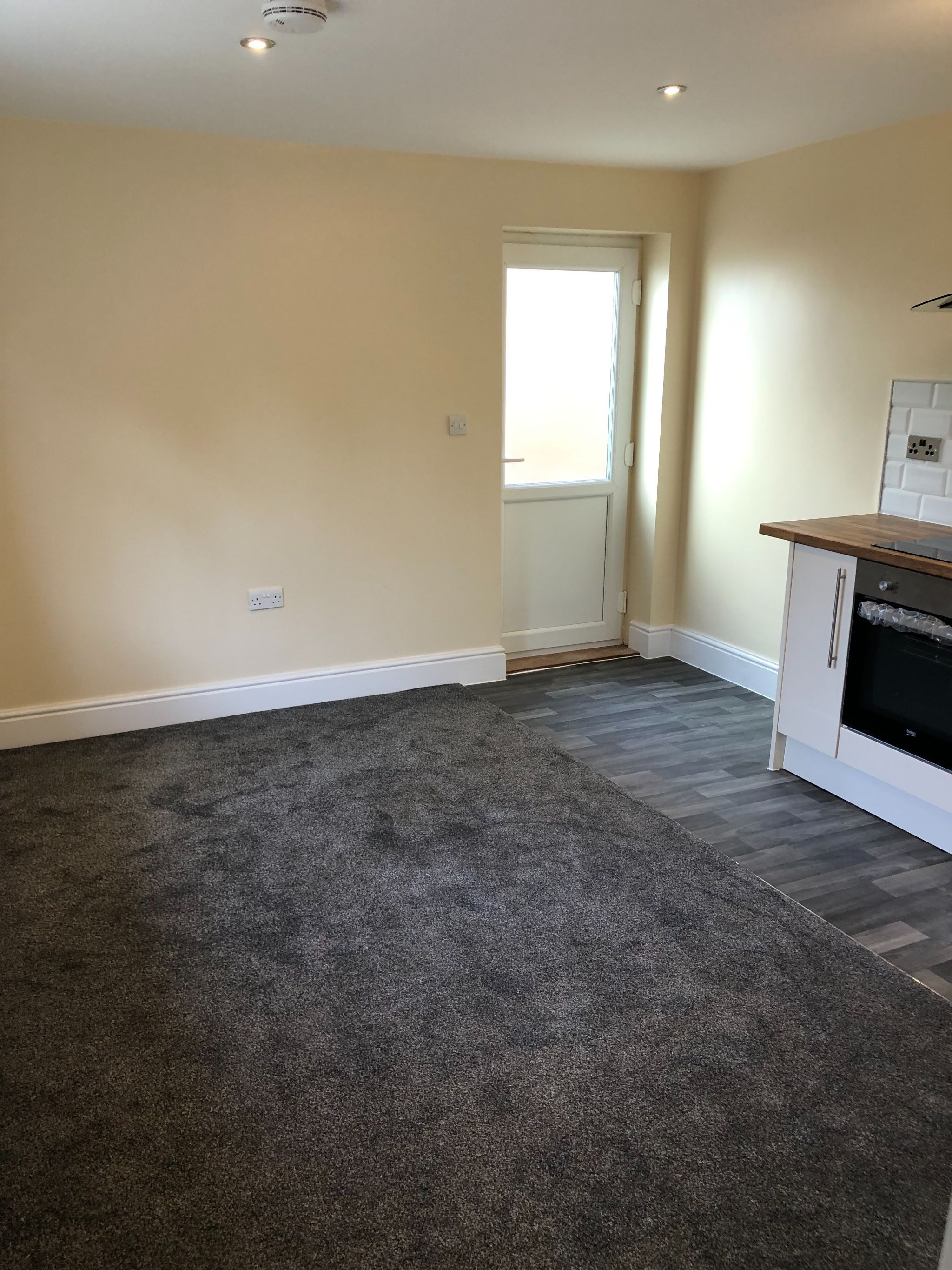1 bedroom detached bungalow Reserved in Southampton - Photograph 4