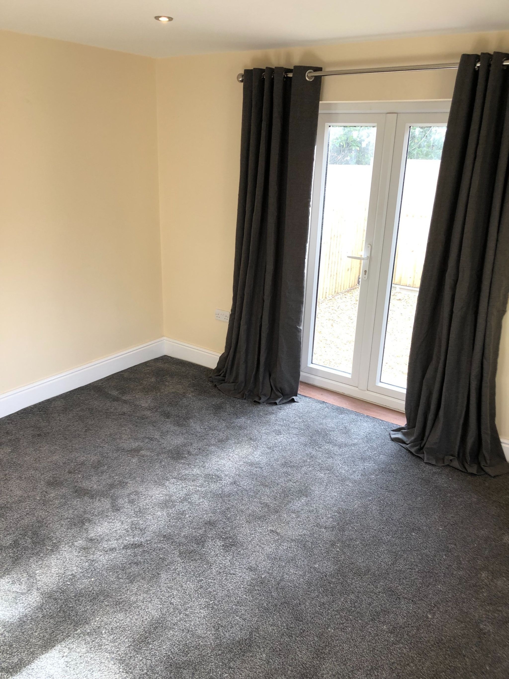 1 bedroom detached bungalow Reserved in Southampton - Photograph 10