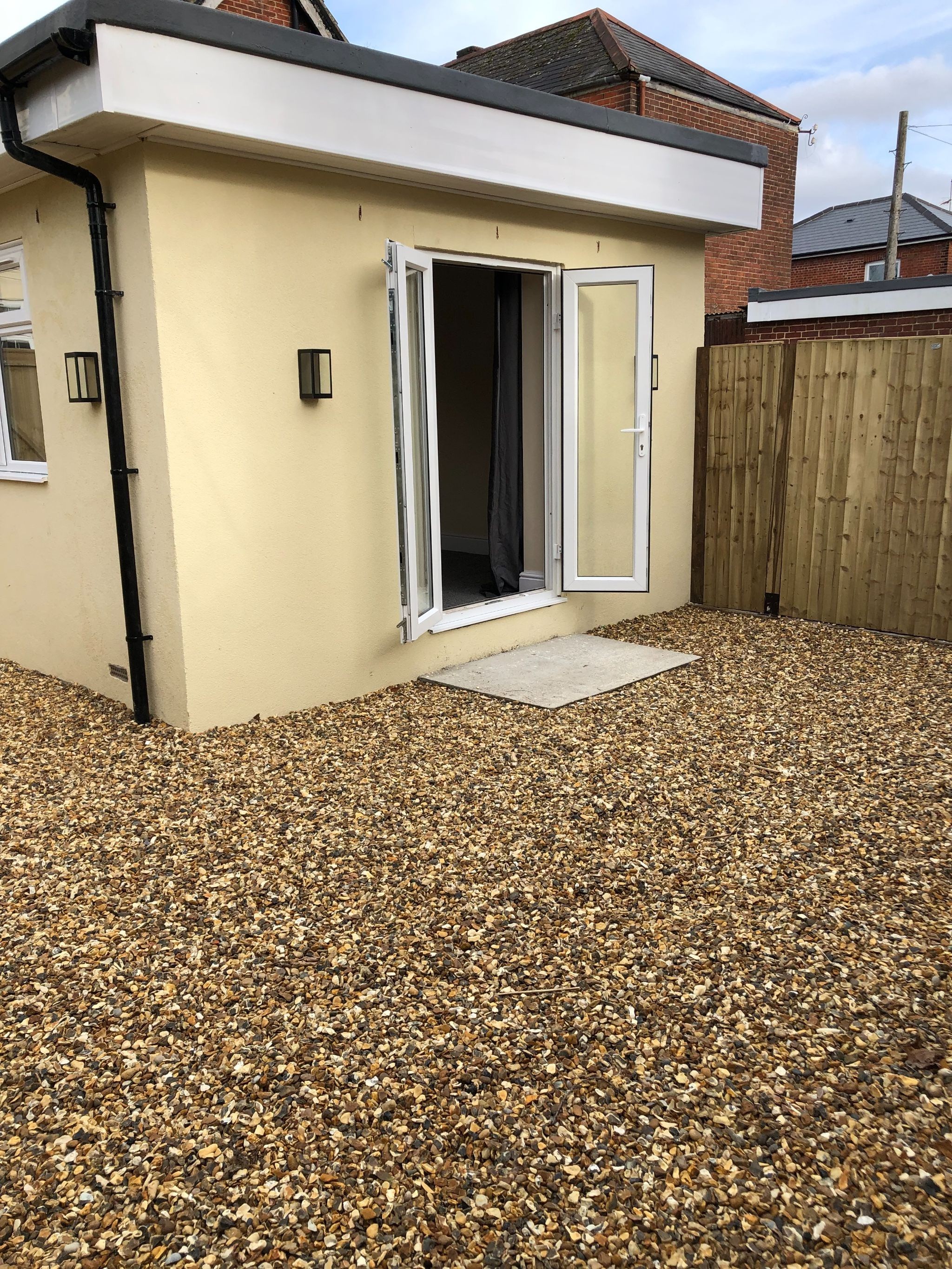 1 bedroom detached bungalow Reserved in Southampton - Photograph 8