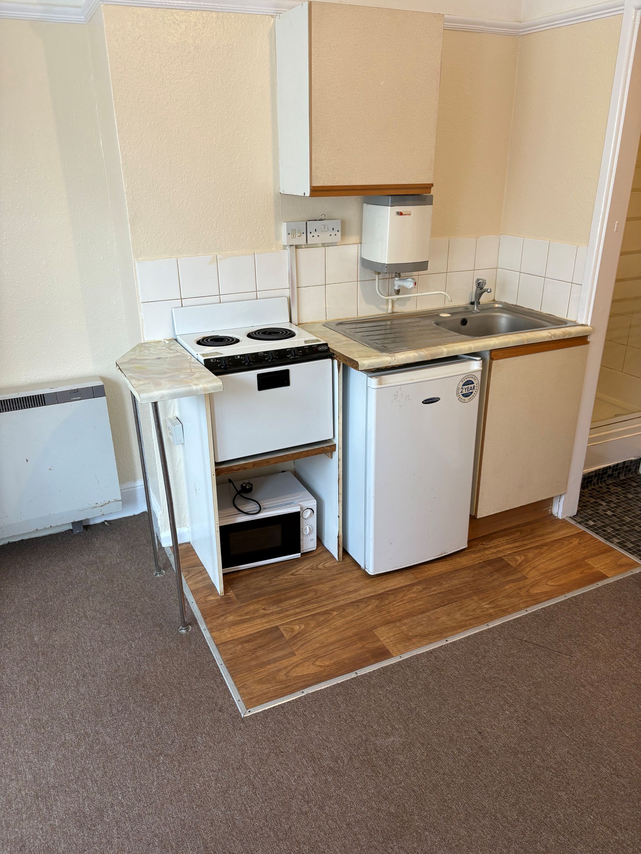 Ground Floor Flat/apartment To Let in Southampton - Photograph 2
