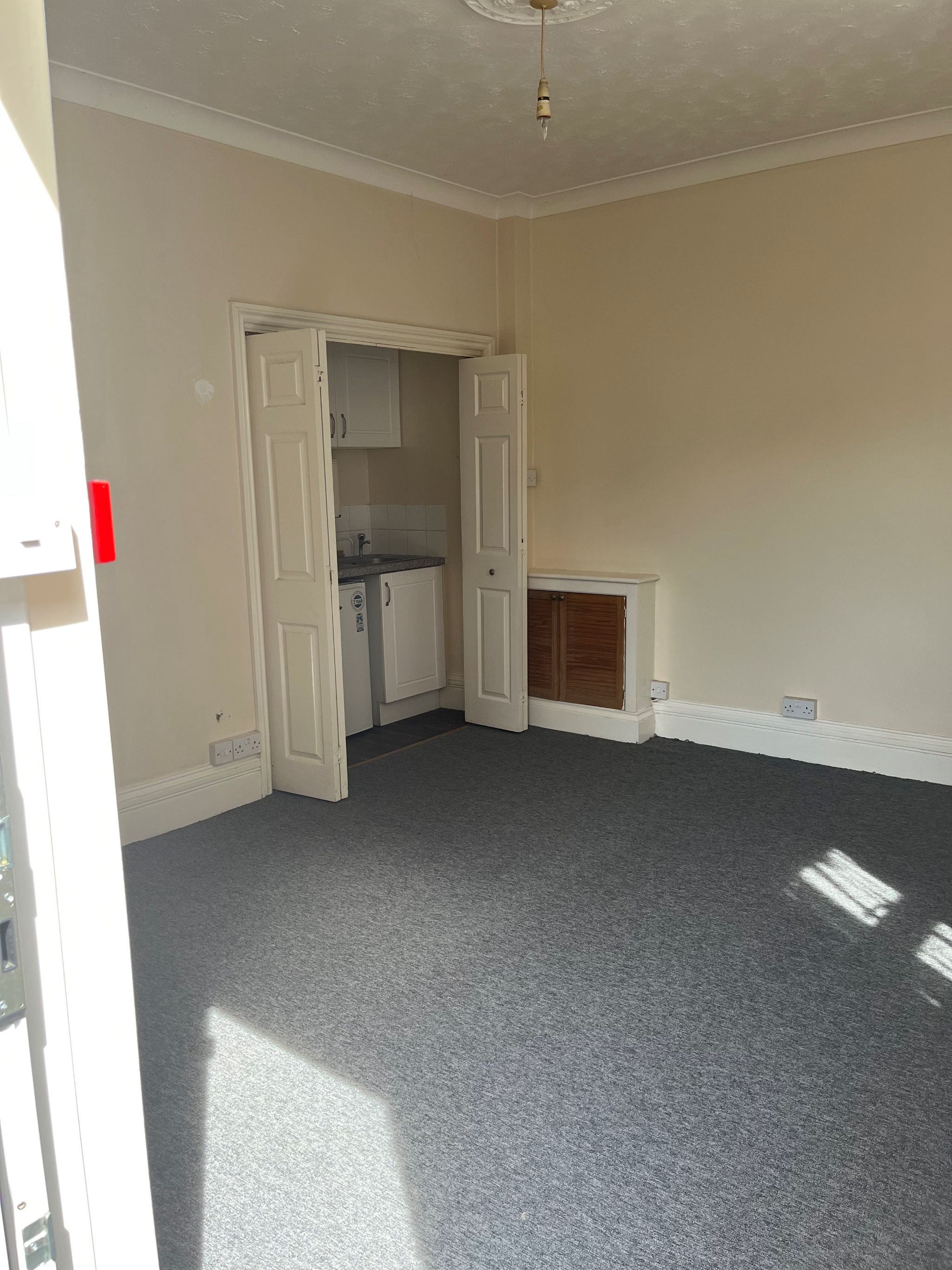 Ground Floor Flat/apartment To Let in Southampton - Property photograph