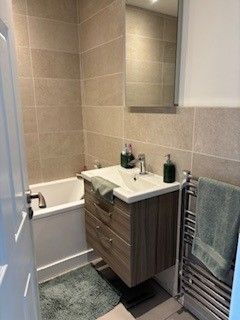 2 bedroom mid terraced house To Let in Southampton - Property photograph