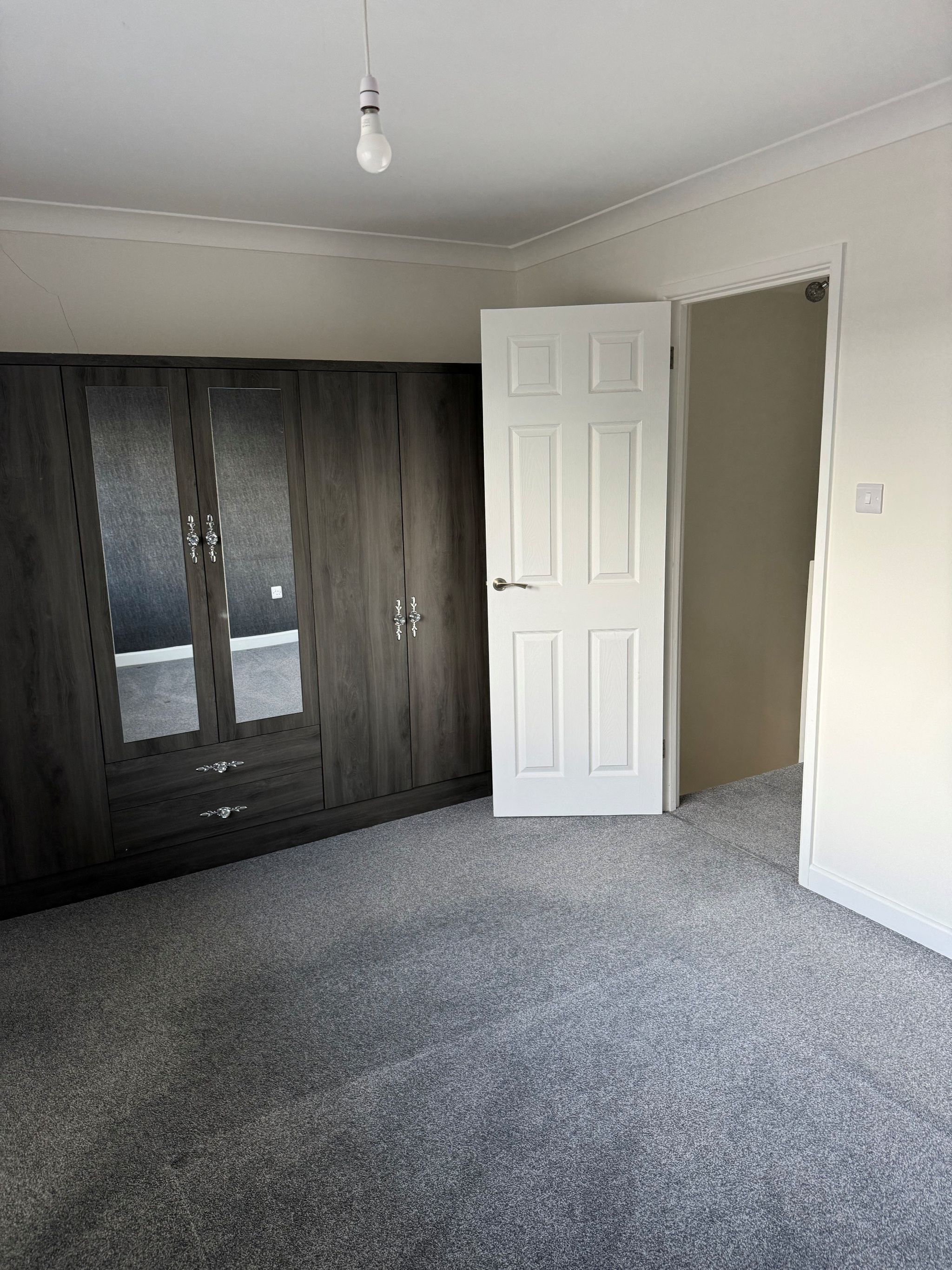 2 bedroom mid terraced house Reserved in Southampton - Photograph 14