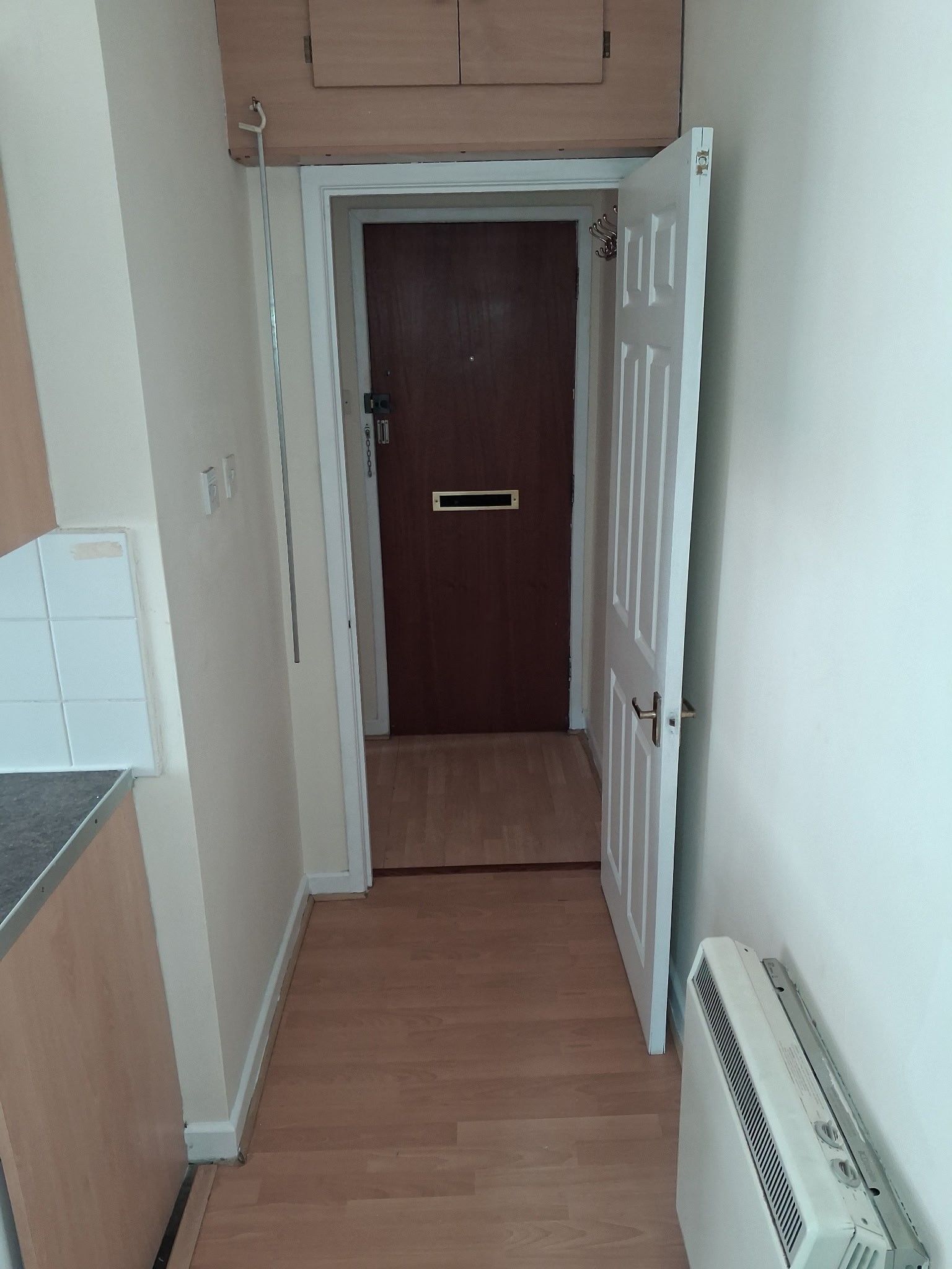Studio Flat/apartment To Let in Southampton - Photograph 8