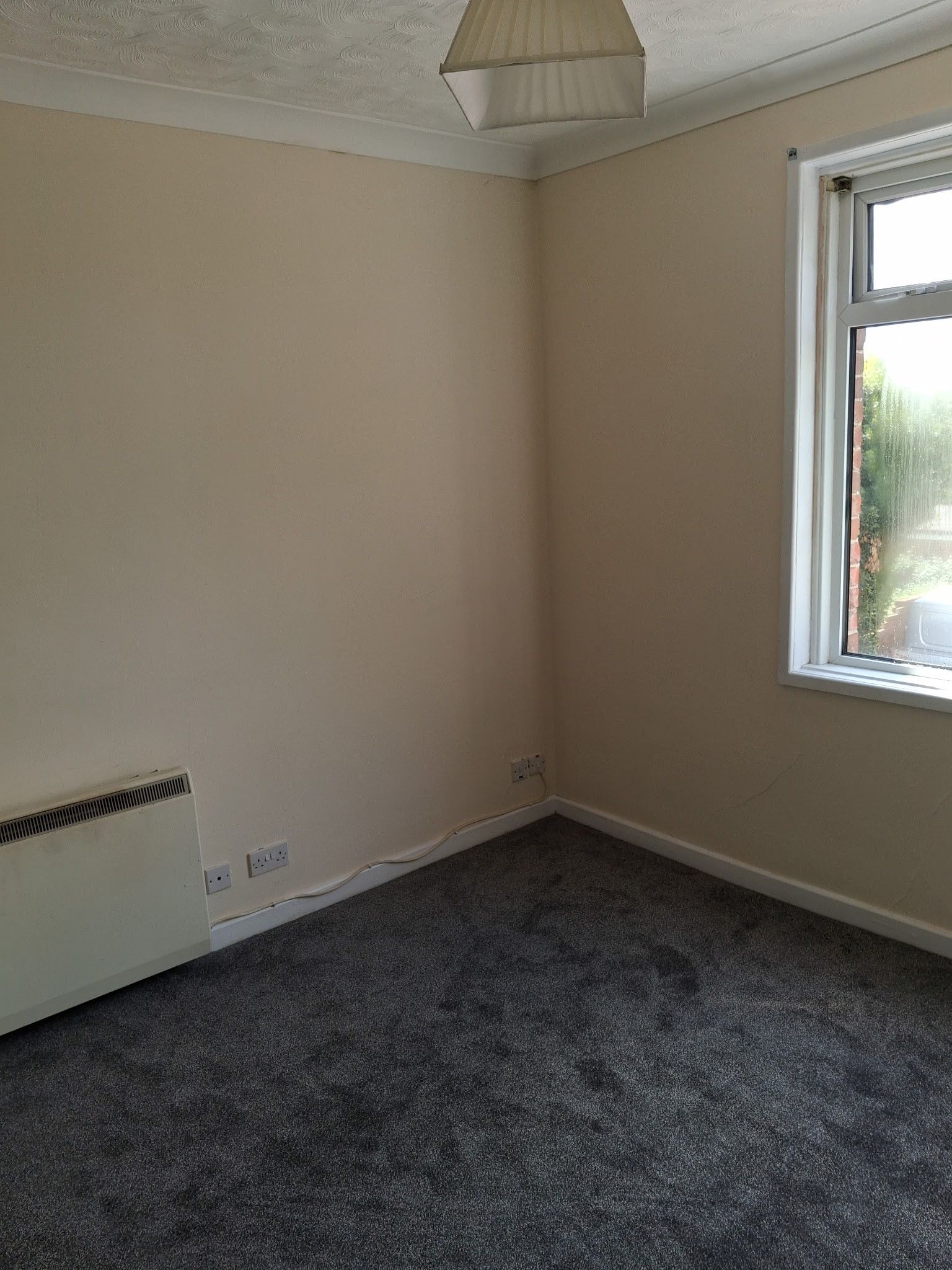 Studio Flat/apartment To Let in Southampton - Photograph 6