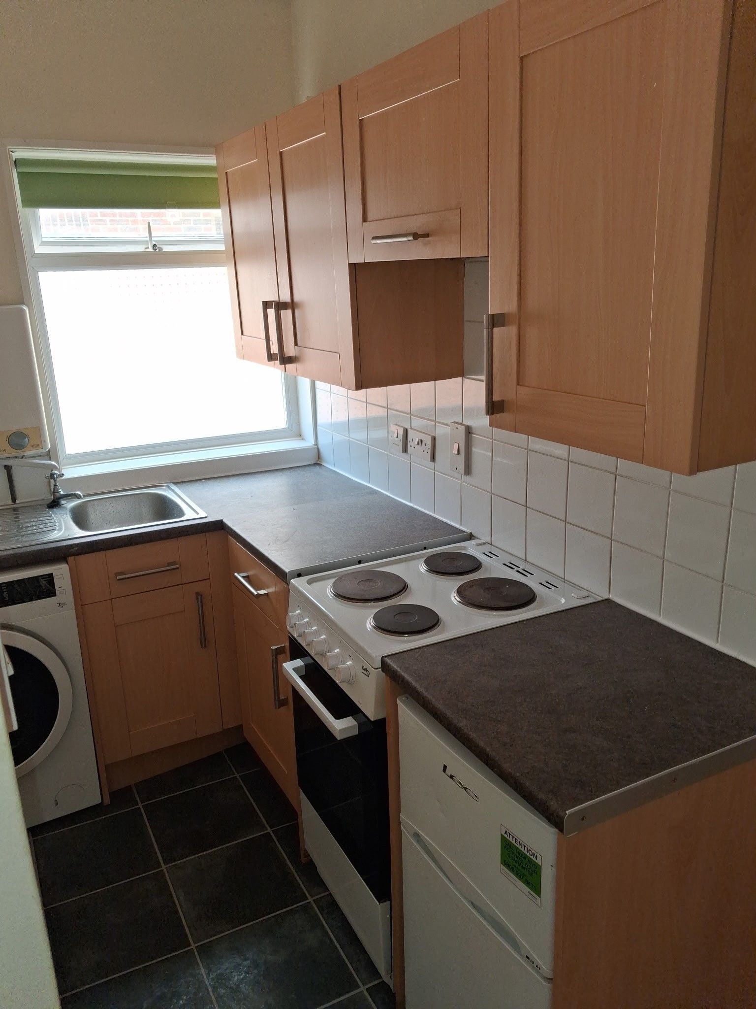 Studio Flat/apartment To Let in Southampton - Property photograph