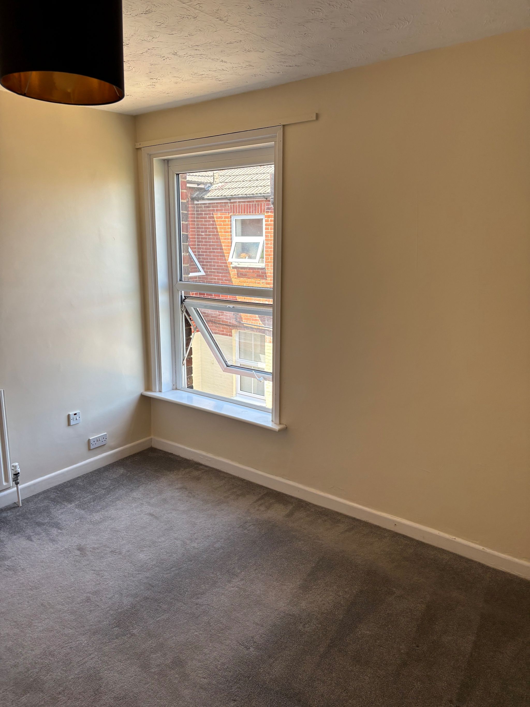 1 bedroom flat flat/apartment To Let in Southampton - Photograph 4