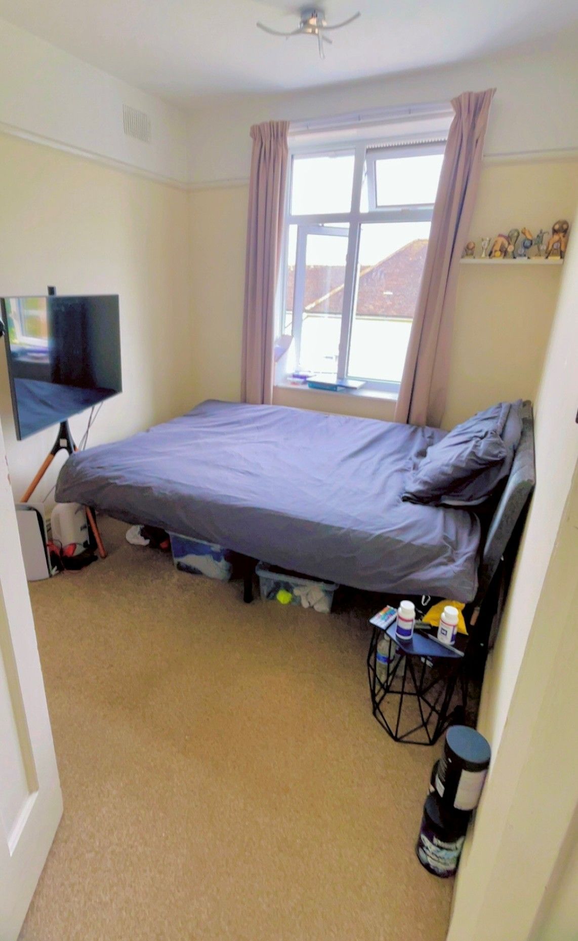 3 bedroom semi-detached house To Let in Southampton - Photograph 3