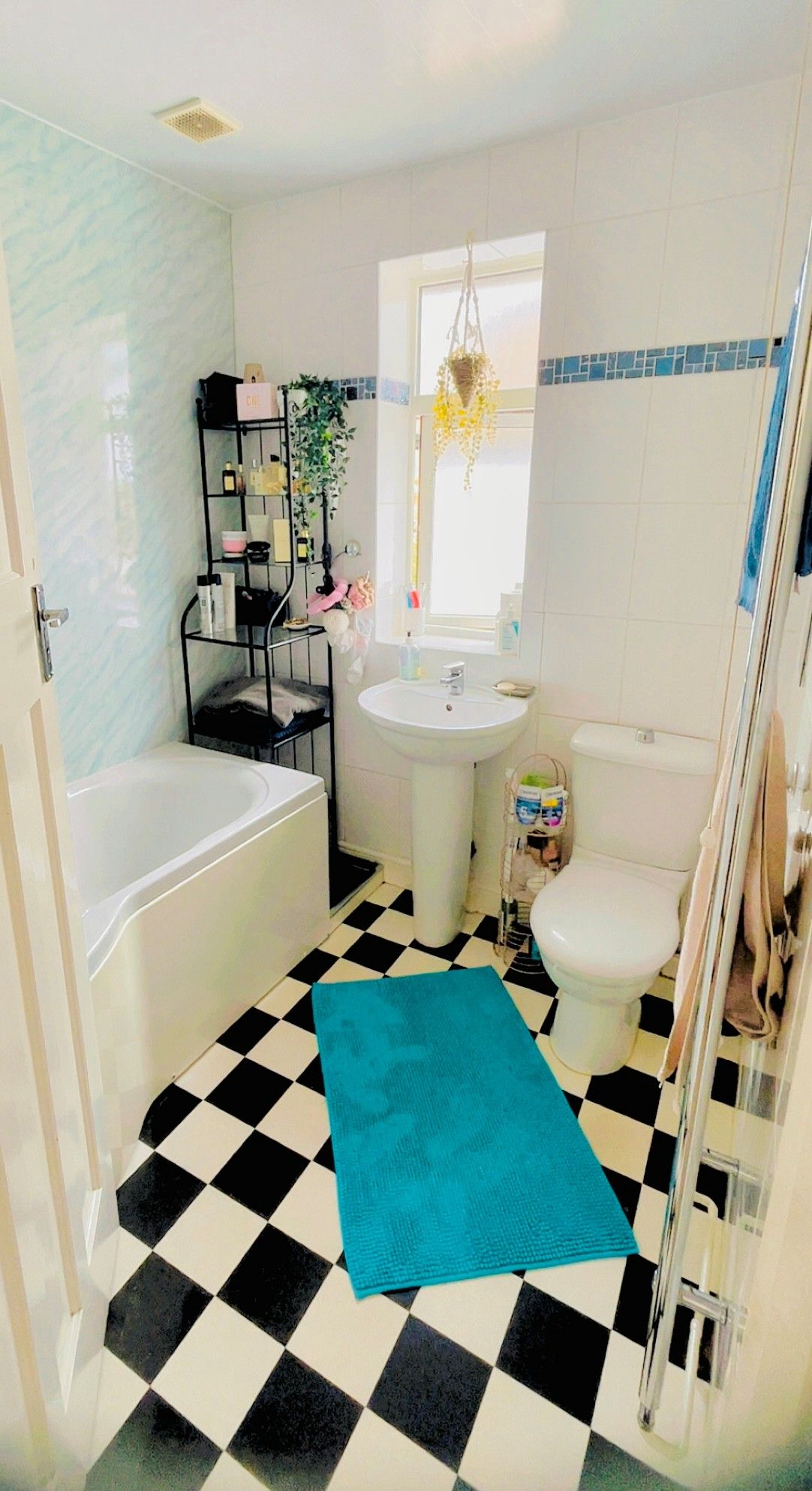3 bedroom semi-detached house To Let in Southampton - Photograph 2