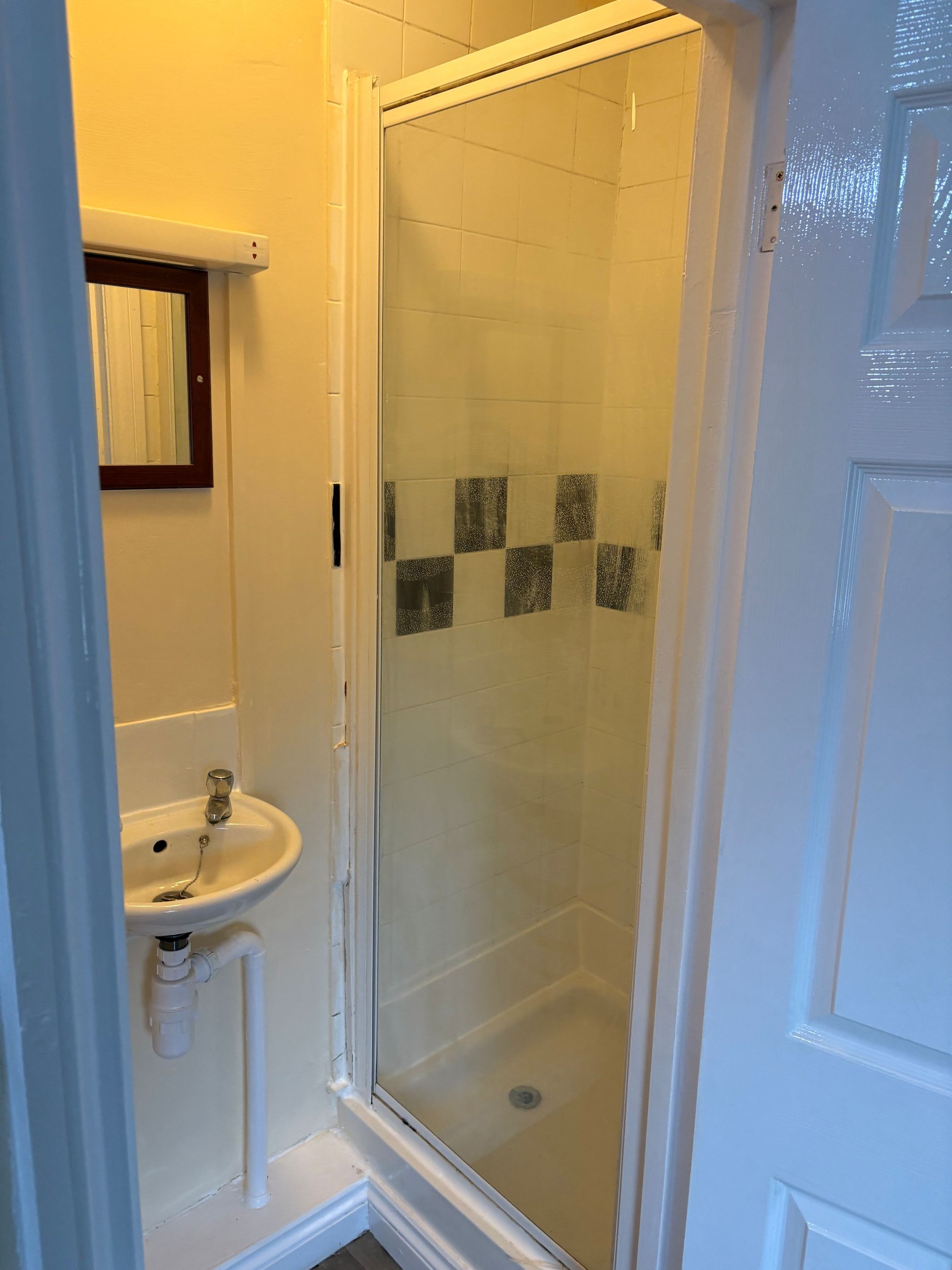 1 bedroom apartment flat/apartment To Let in Southampton - Photograph 7