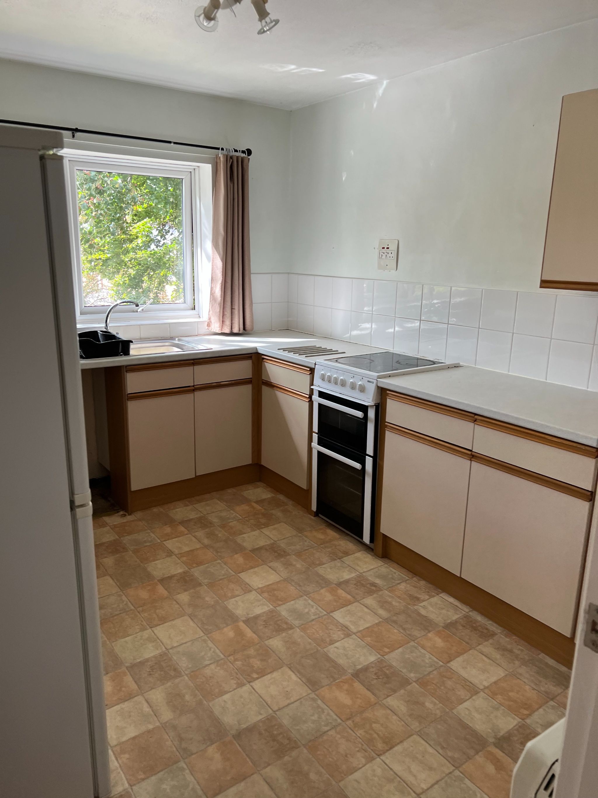 1 bedroom apartment flat/apartment To Let in Southampton - Photograph 3