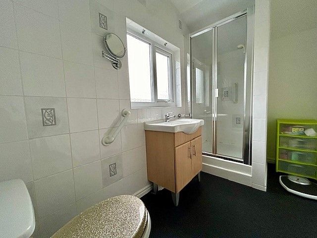  - Shower Room/Wc