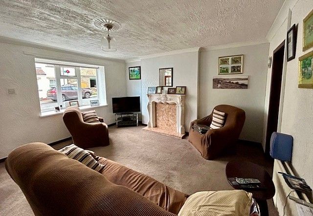  - Lounge