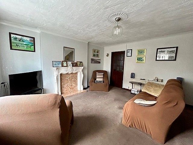  - Lounge