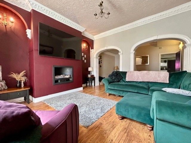 4 bedroom mid terraced house For Sale in Bishop Auckland - Property photograph.