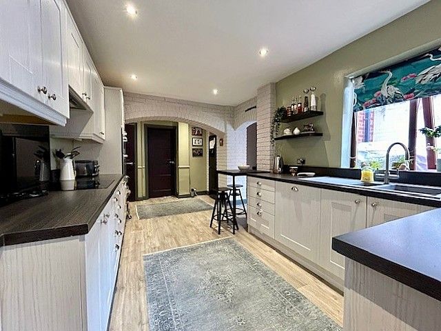  - Kitchen/Breakfast Room