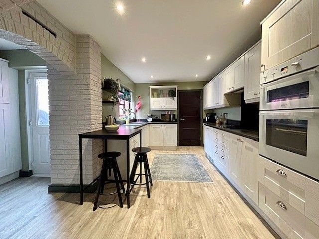  - Kitchen/Breakfast Room