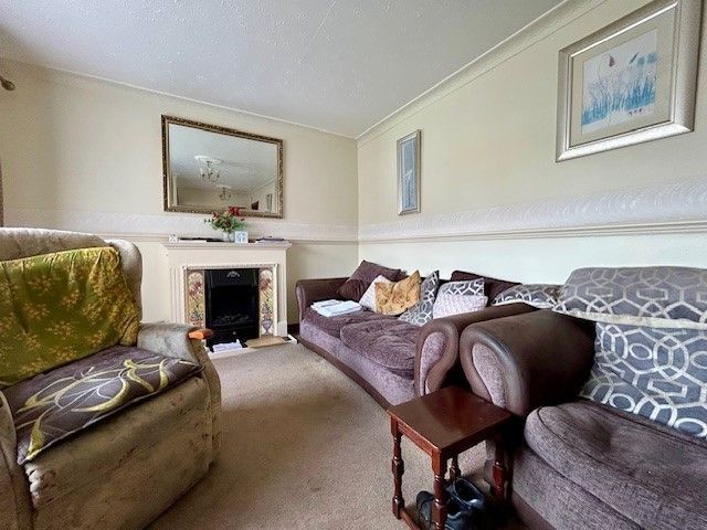  - Lounge