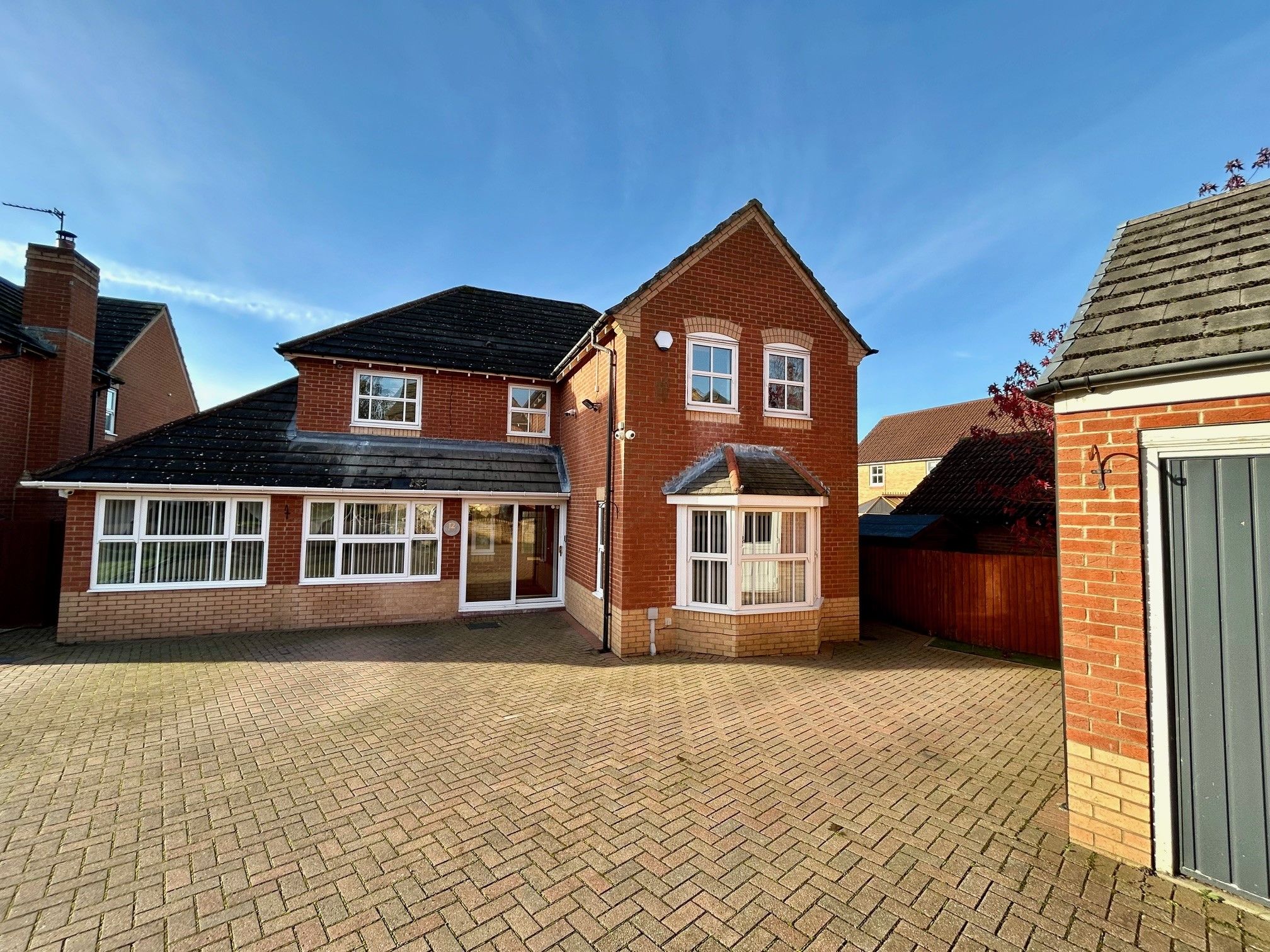 4 bedroom detached house Sale Agreed in Bishop Auckland - Front Elevation.