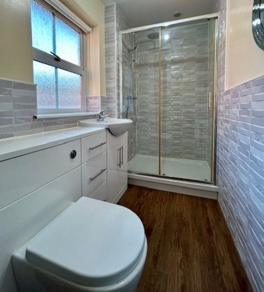  - En-Suite