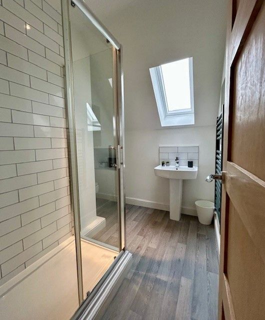  - Master Bedroom En-Suite