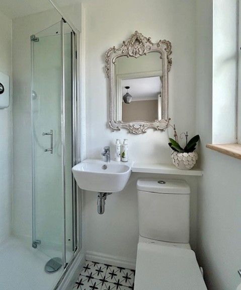  - En-Suite