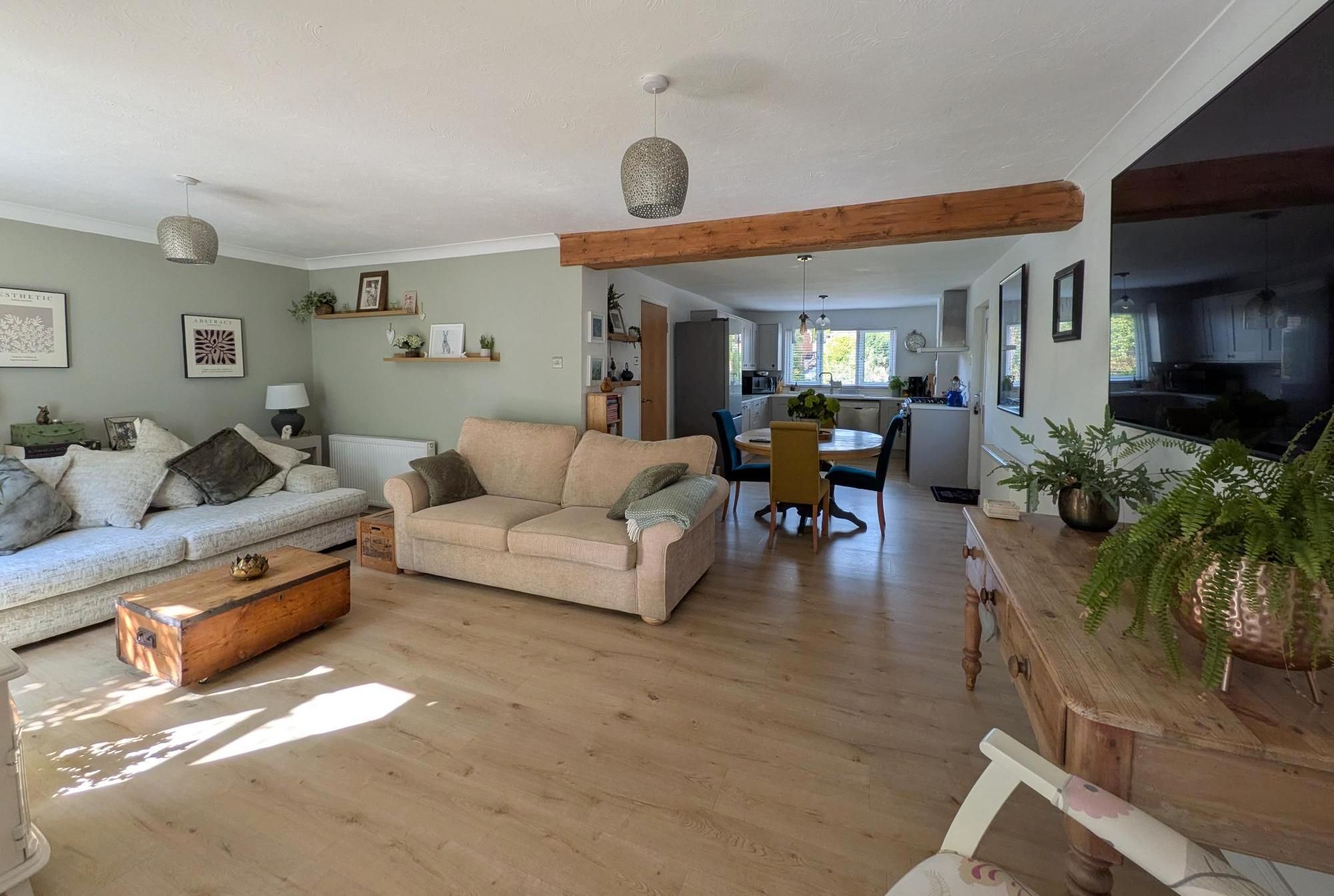  - Lounge/Kitchen Diner