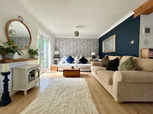  - Lounge