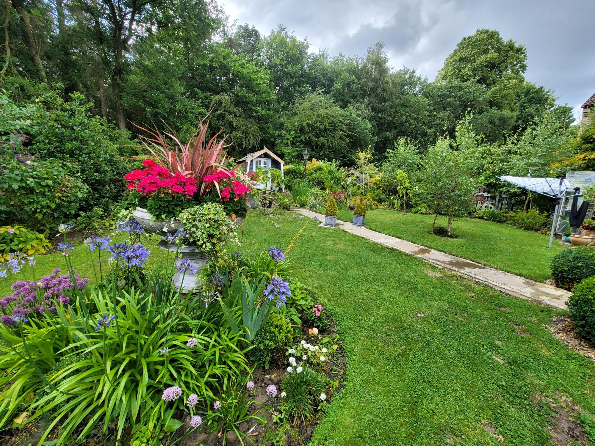  - Extensive South Facing Rear Garden