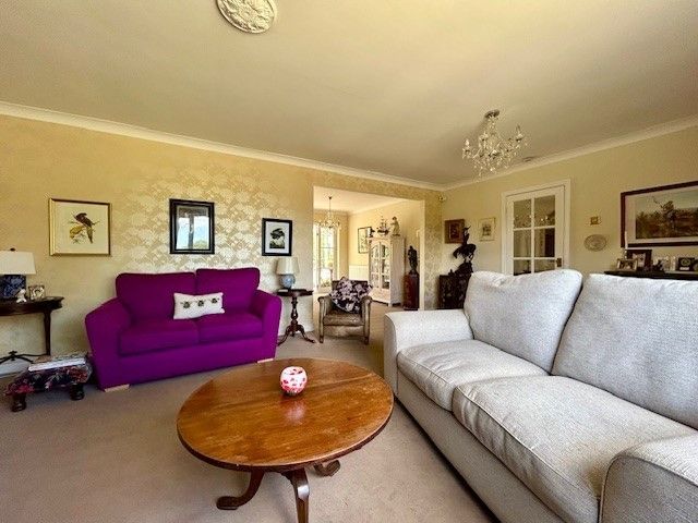  - Lounge