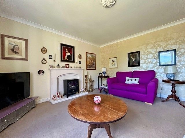  - Lounge