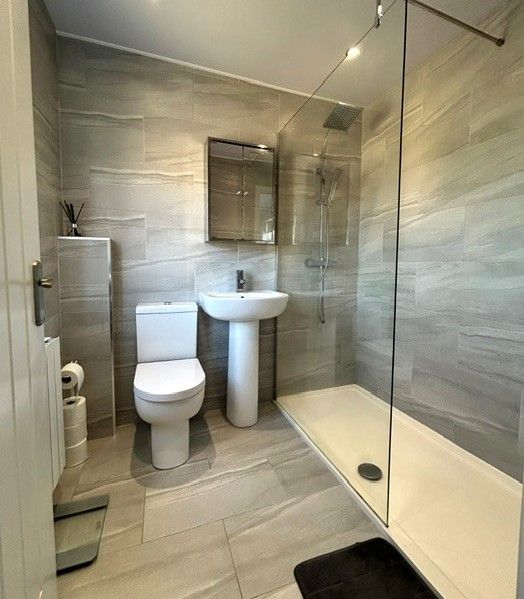  - En-Suite