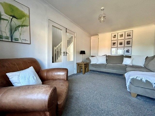  - Lounge
