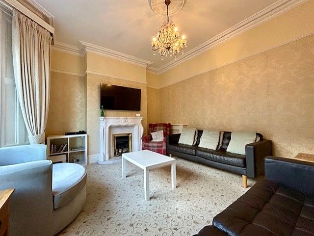  - Lounge