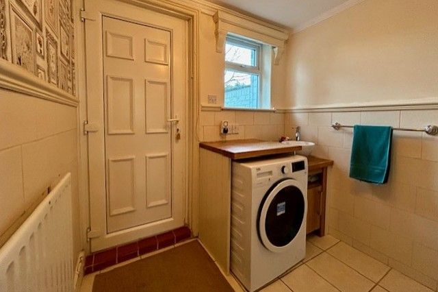  - Cloakroom/Wc