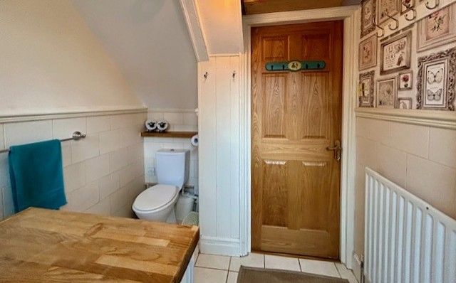  - Cloakroom/Wc