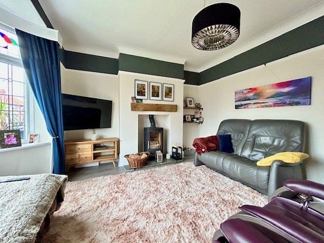  - Lounge