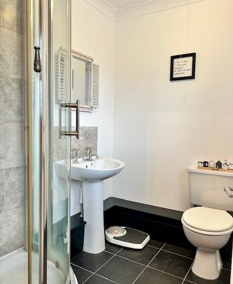  - En-Suite