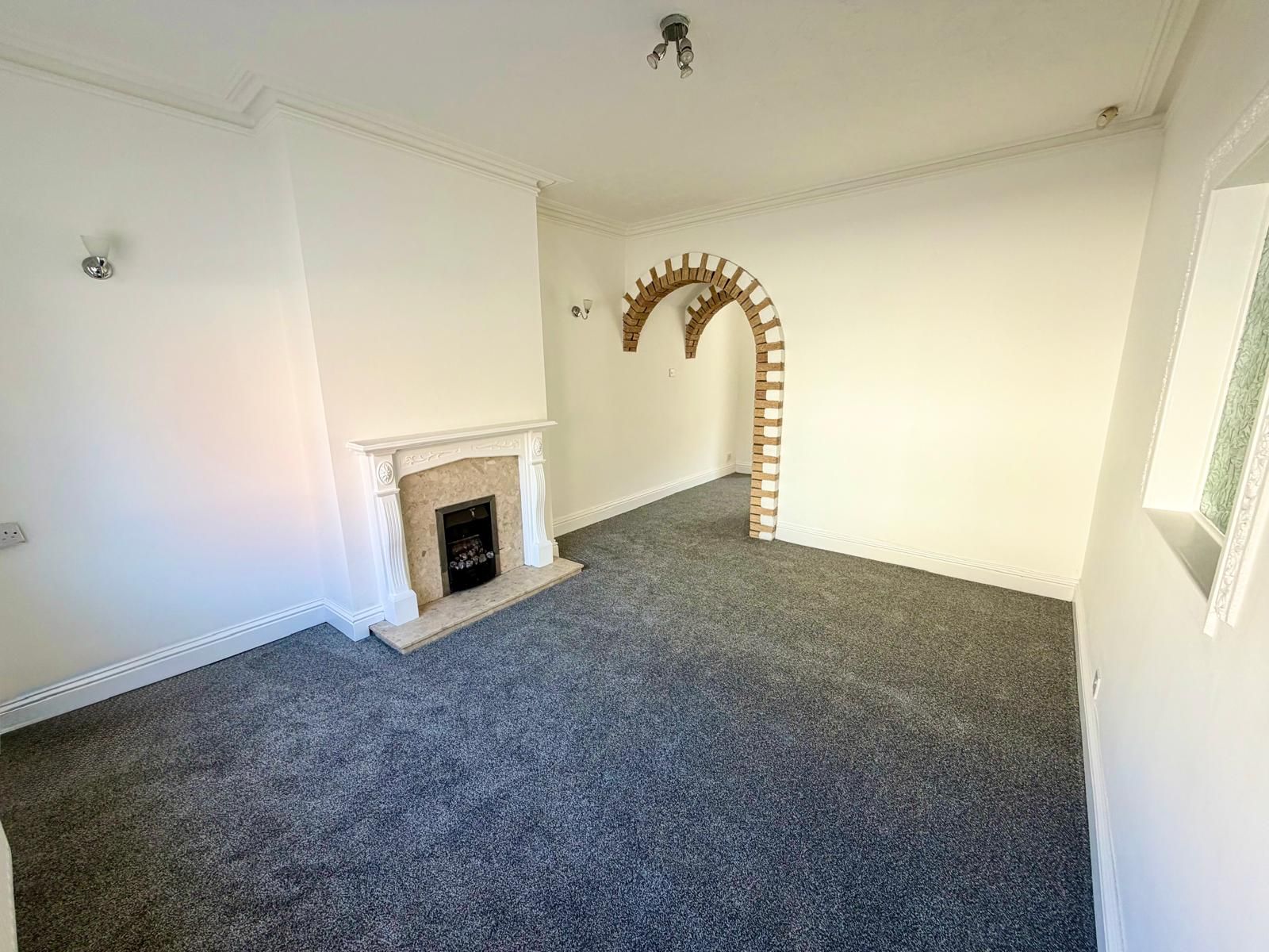  - Lounge