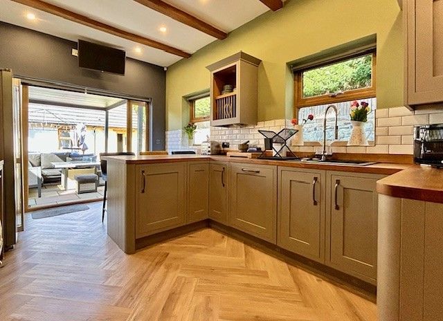  - Breakfast Kitchen