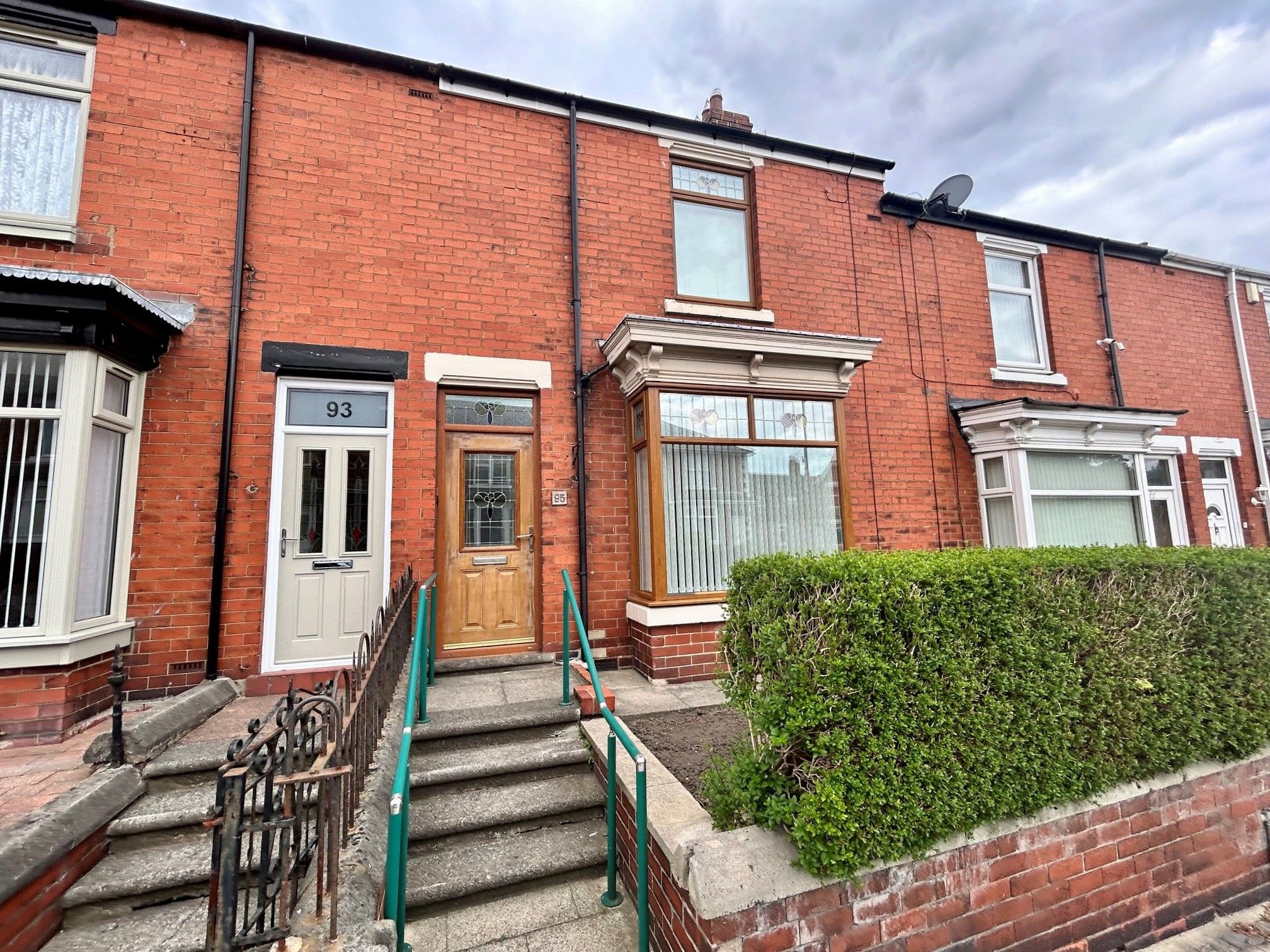 2 bedroom mid terraced house For Sale in Shildon - Property photograph.