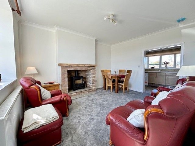  - Lounge