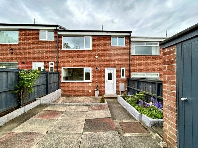 3 bedroom mid terraced house For Sale in Shildon - Property photograph.