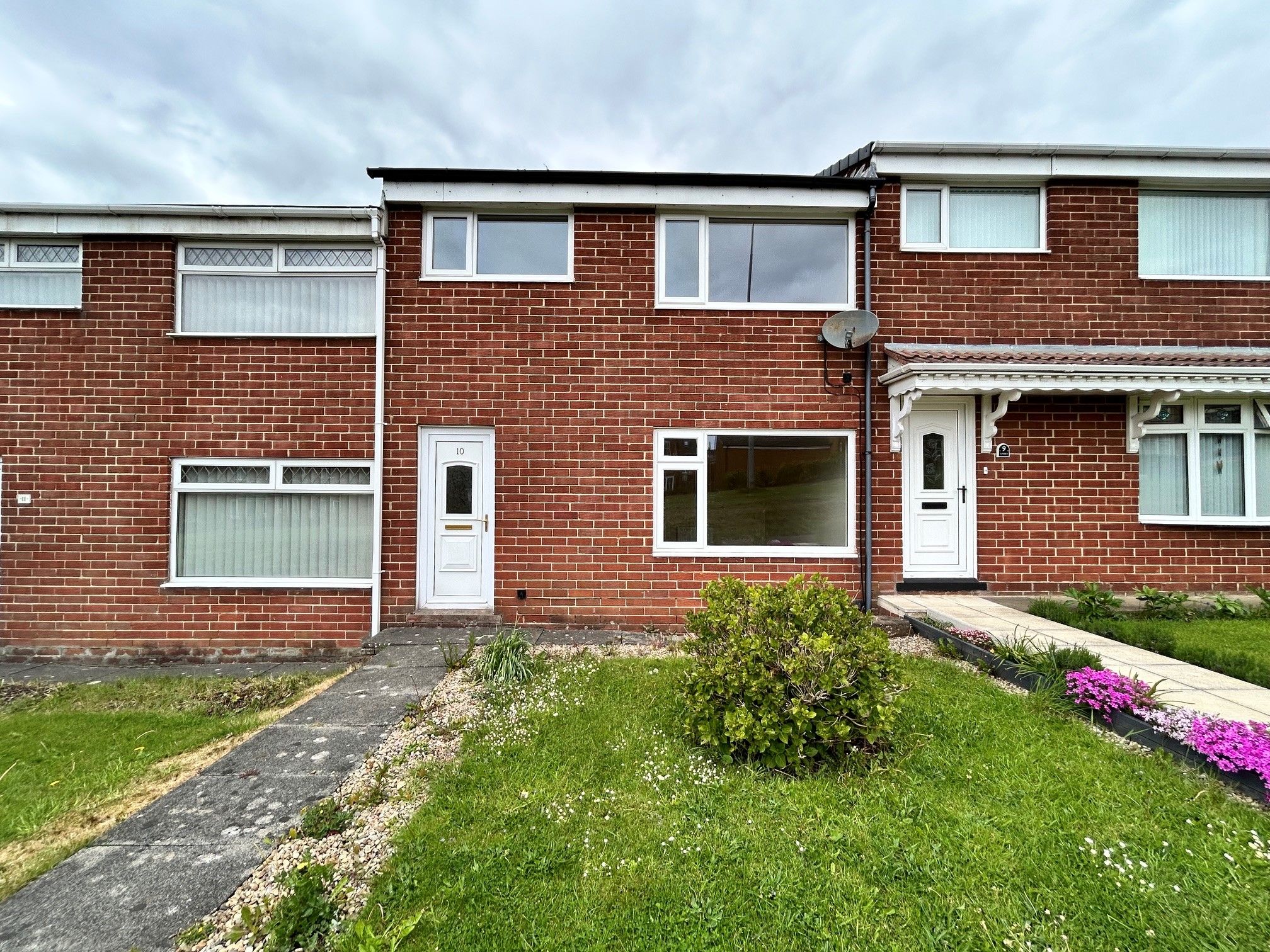 3 bedroom mid terraced house For Sale in Shildon - Property photograph.