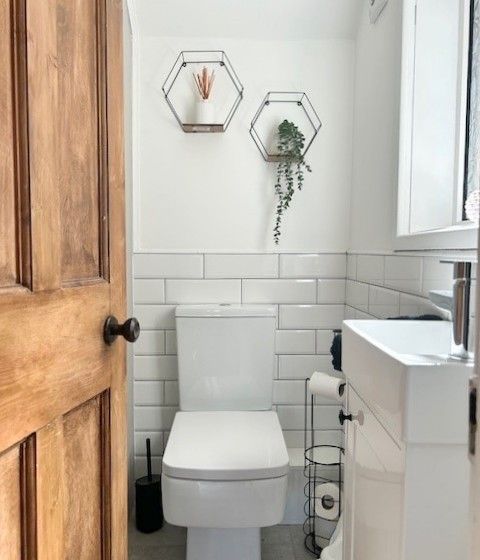  - Cloakroom/Wc