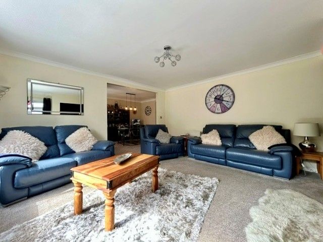  - Lounge