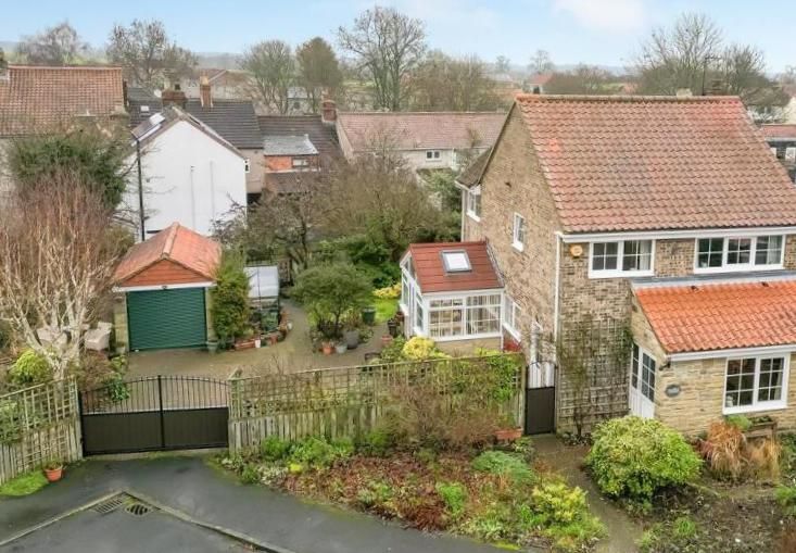 3 bedroom detached house For Sale in Middridge, Newton Aycliffe - Front Elevation.