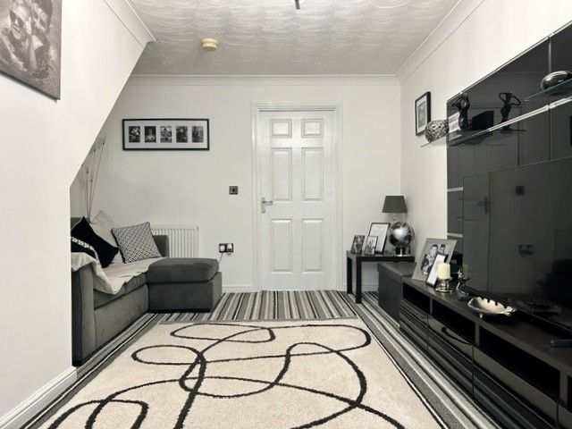  - Lounge