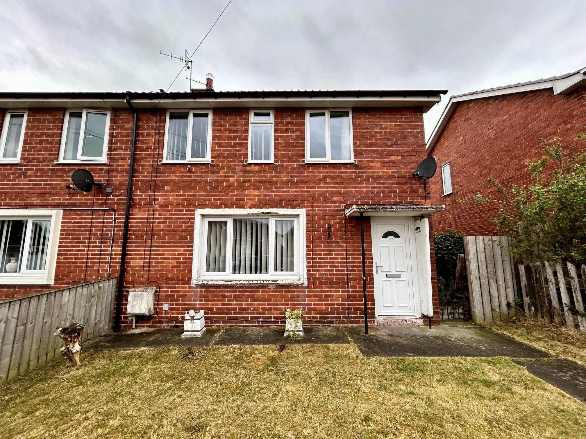 3 bedroom semi-detached house For Sale in Bishop Auckland - Property photograph.