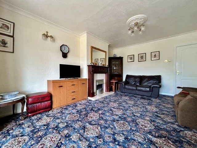  - Lounge